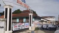 Siswa demo di SMA N 6 Kerinci