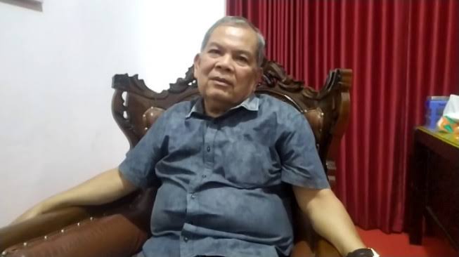 Pengamat Politik Provinsi Jambi, Nasroel Yasir minta anggota DPRD Provinsi Jambi, Edminuddin introspeksi diri