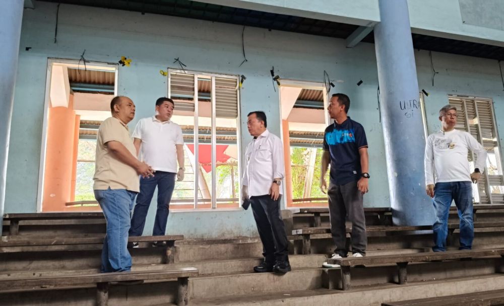 Gubernur Jambi Al Haris meninjau kondisi GOR Kota Baru Jambi bersama Dinas PUPR dan Dispora Provinsi Jambi