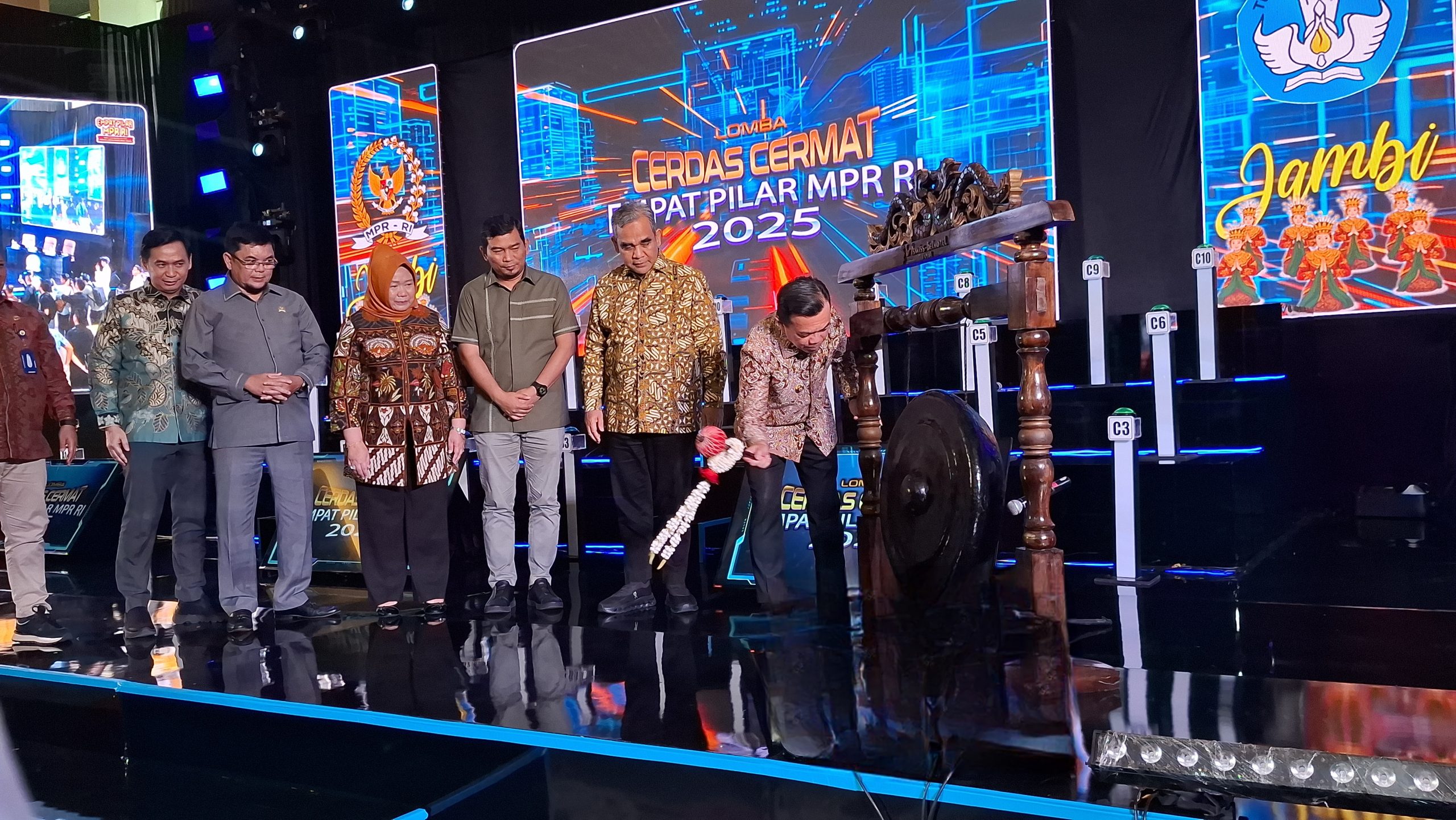 Gubernur Jambi Al Haris dampingi Ketua MPR RI H Ahmad Muzani buka Lomba Ceras Cermat Empat Pilar 2025