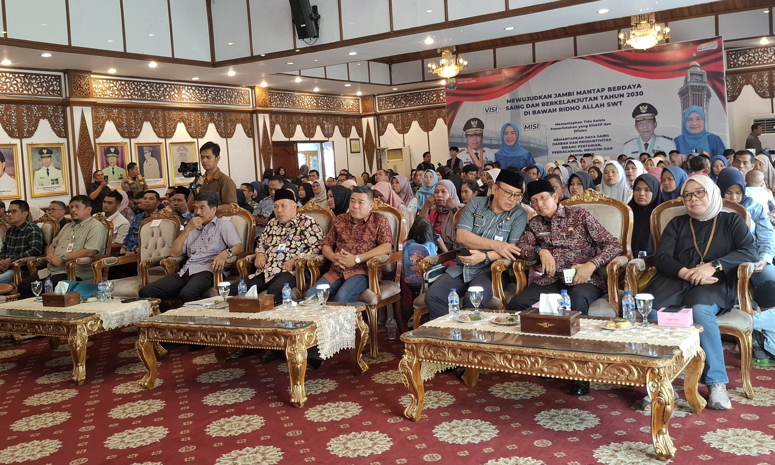 Kepala OPD di lingkup Pemprov Jambi hadir dalam peluncuran program 10B dan rapat konsolidasi pelaksanaan gerakan orang tua cegah stunting
