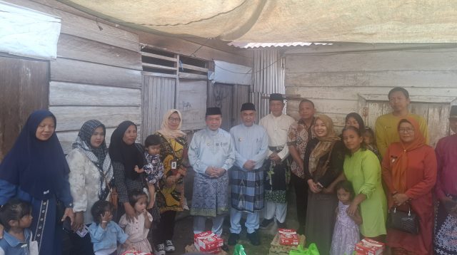 Gubernur Jambi, Al Haris turun langsung memberikan bantuan kepada penderita stunting di Kabupaten Bungo
