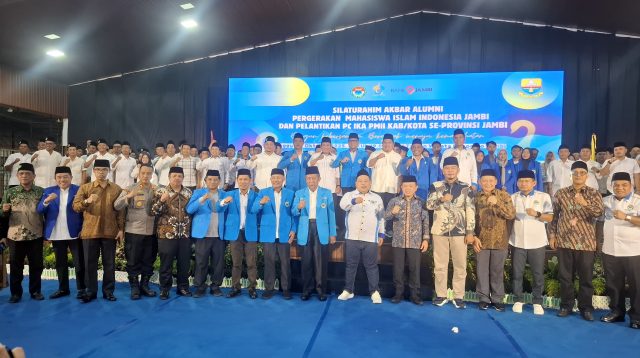 20251026_212349 Gubernur Jambi Al Haris hadiri pelantikan PC IKA PMII Kabupaten/Kota Provinsi Jambi