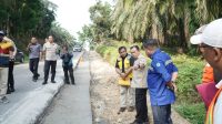 Gubernur Jambi Al Haris didampingi Kepala Dinas PUPR Provinsi Jambi tinjau proyek jalan ness