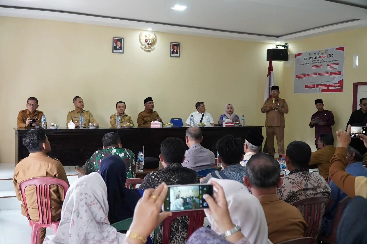 Gubernur Jambi Al Haris kunjungi Koperasi Merah Putih di Kabupaten Sarolangun