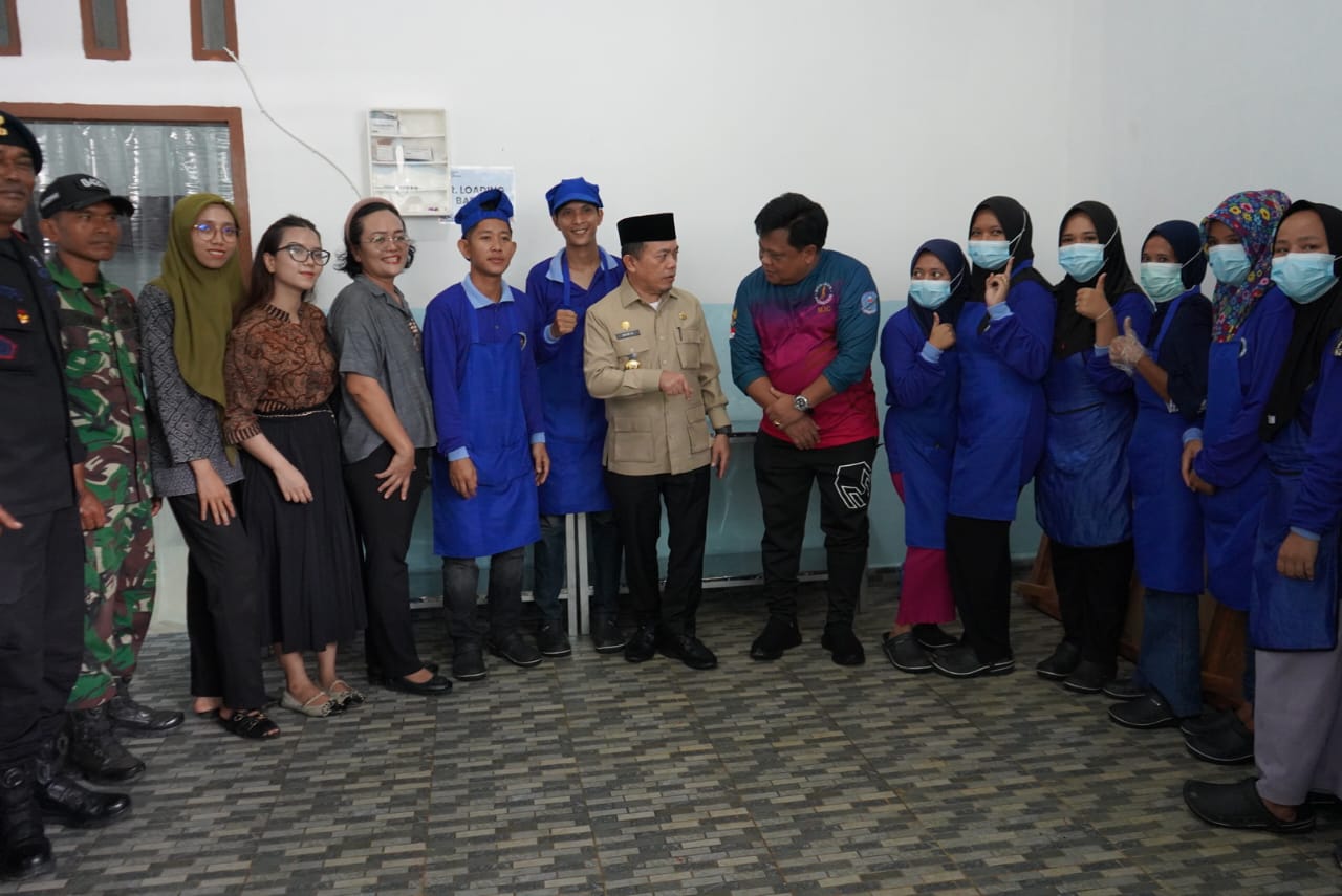 Gubernur Jambi Al Haris tinjau Makan Bergizi Gratis di Kabupaten Merangin