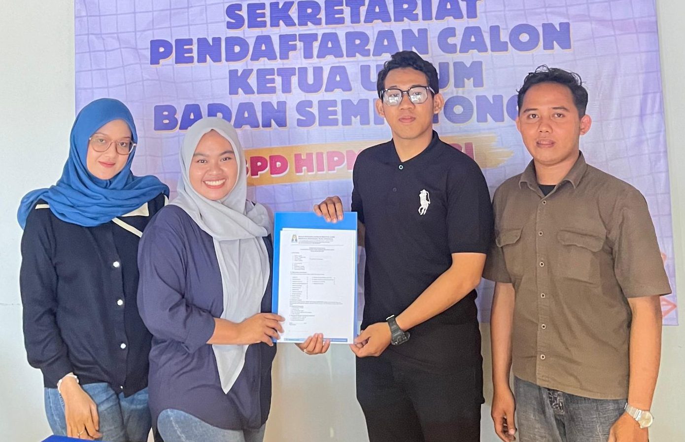 Perwakilan Andika mengambil formulir pendaftaran calon pengurus Banom HIPMI PT