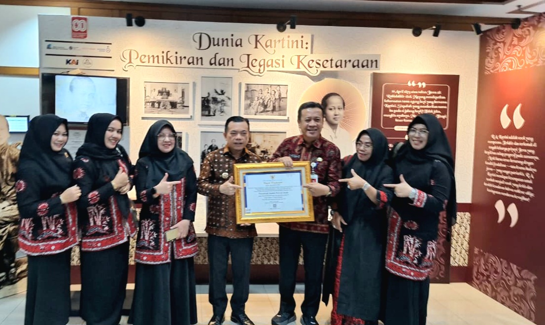 Gubernur Jambi Al Haris raih penghargaan akreditasi kearsipan tingkat nasional