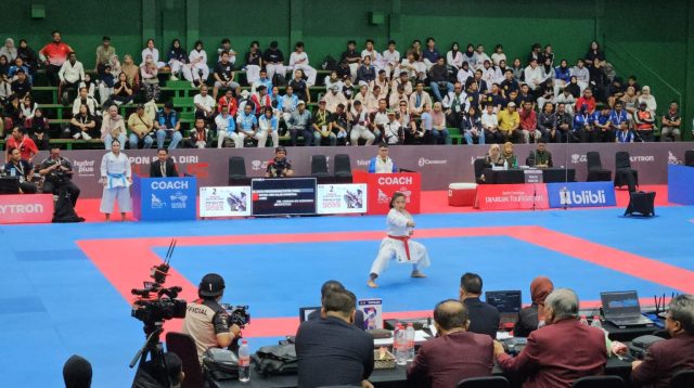 IMG-20251024-WA0004-1536x864 Penampilan atlet karate putri asal Jambi di PON Bela Diri 2025