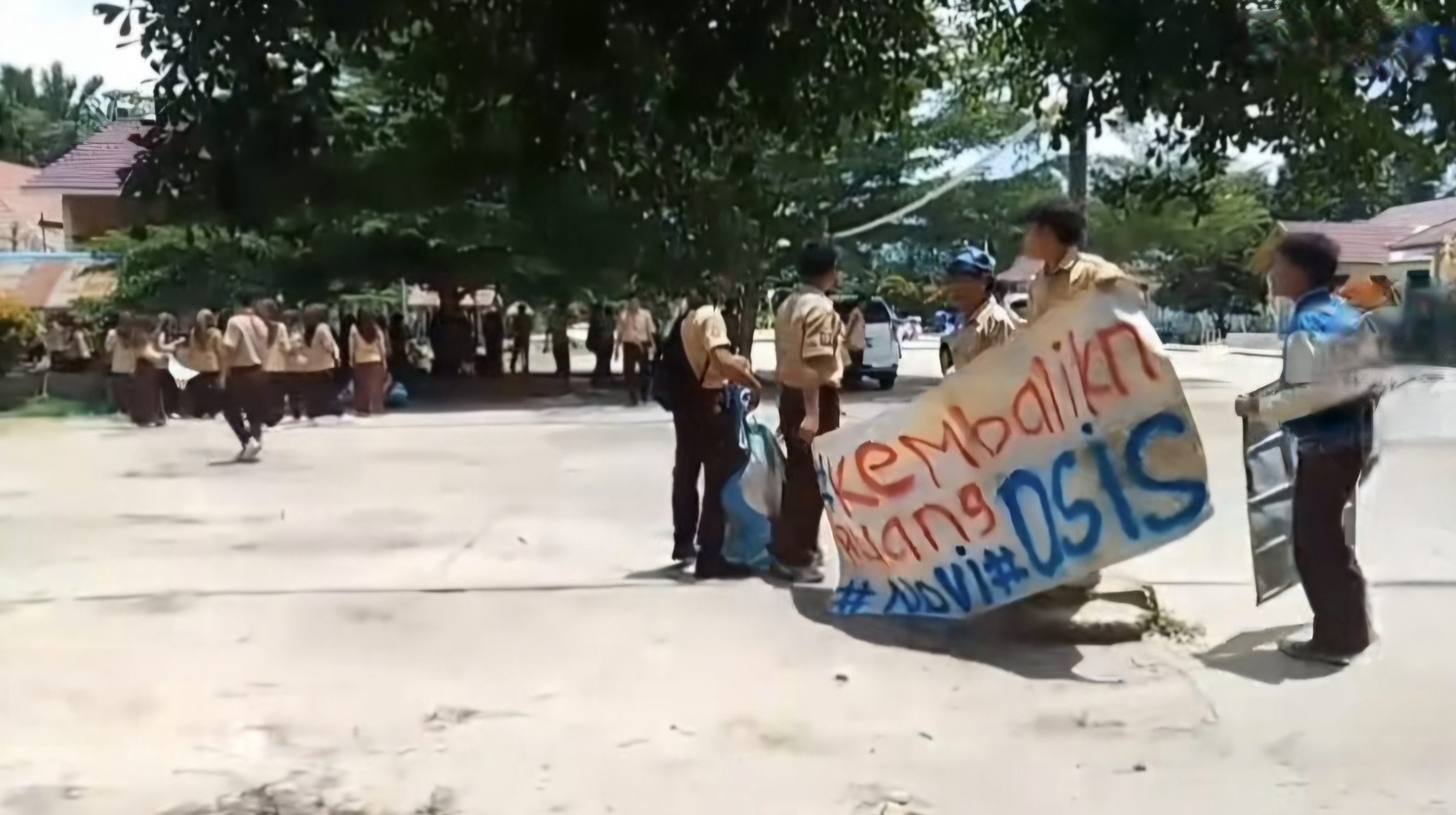 Siswa SMAN 4 Tanjabtim protes ruangan OSIS dijadikan kantin