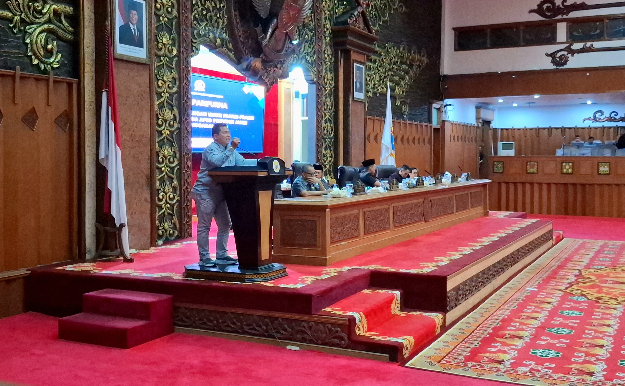 Hambali menyampaikan pandangan umum Fraksi Gerindra terhadap APBD tahun 2026