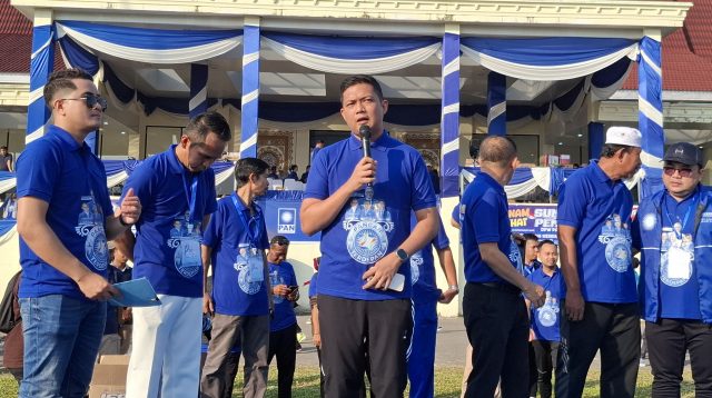 Ketua DPRD Provinsi Jambi, M Hafiz Fattah saat menghadiri senam sehat bersama warga Jambi