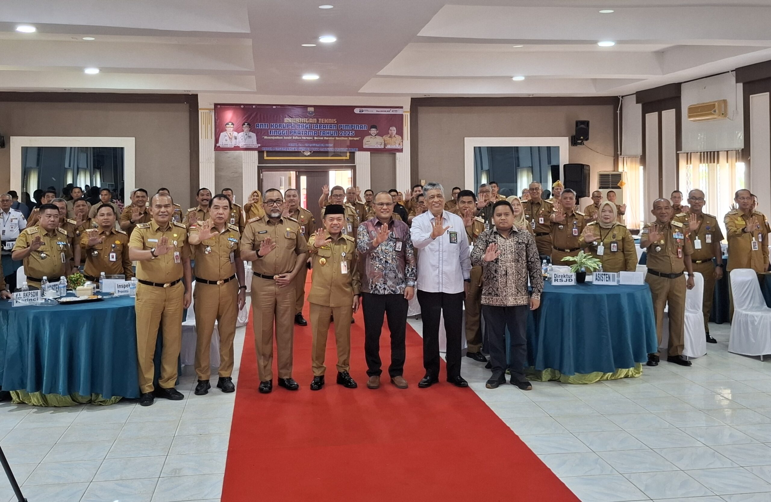Gubernur Jambi Al Haris membuka Bimtek Anti Korupsi di lingkungan Pemerintah Provinsi Jambi