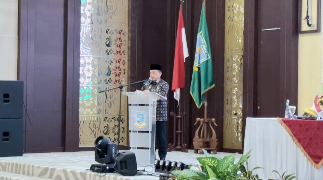 Gubernur Al Haris membuka Muskomwil II APEKSI 2025