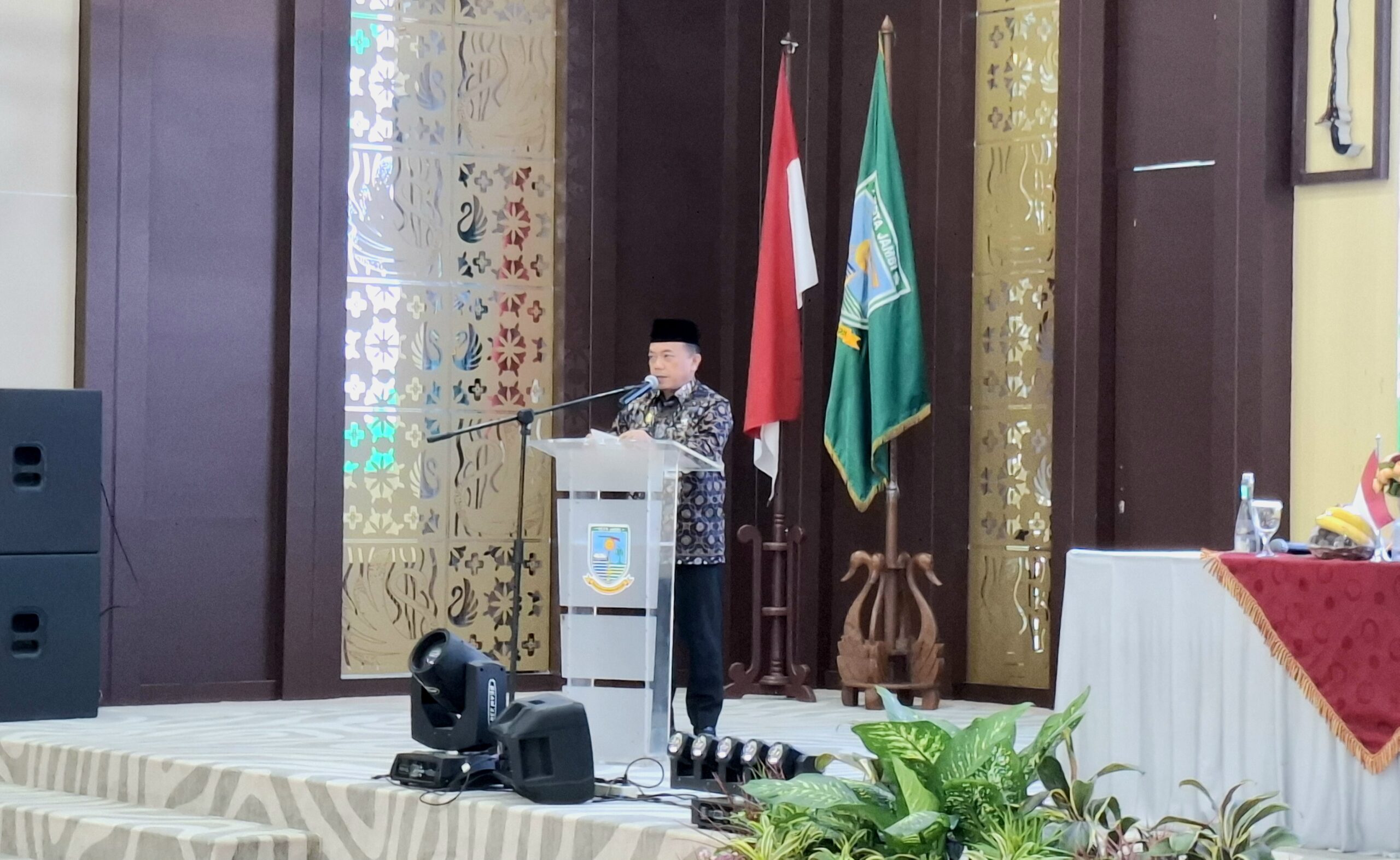 Gubernur Al Haris membuka Muskomwil II APEKSI 2025