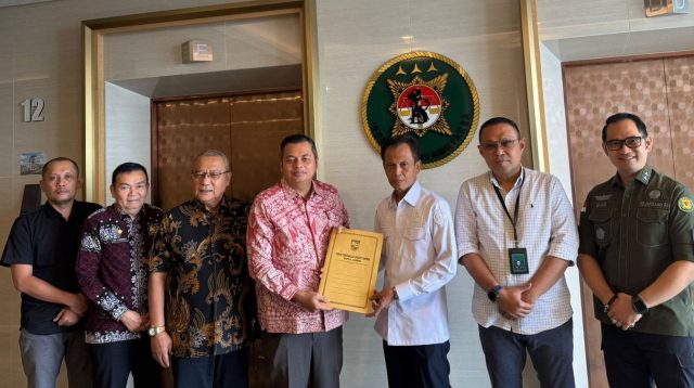 Ketua DPRD Kota Jambi, Kemas Faried Alfarelly konsultasi bersama Kejagung terkait persolaan zona merah pertamina
