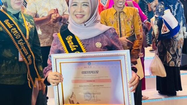 IMG-20251114-WA0006 Hesti Haris raih penghargaan nasional sebagai Bunda PAUD peduli PAUD 2025