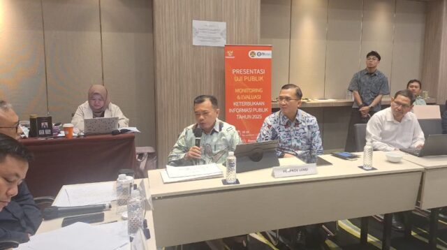 Gubernur Al Haris memaparkan secara komprehensif kebijakan dan strategi Pemerintah Provinsi Jambi dalam mewujudkan tata kelola pemerintahan yang terbuka pada Presentasi Uji Publik Monitoring dan Evaluasi (Monev) keterbukaan informasi publik 2025
