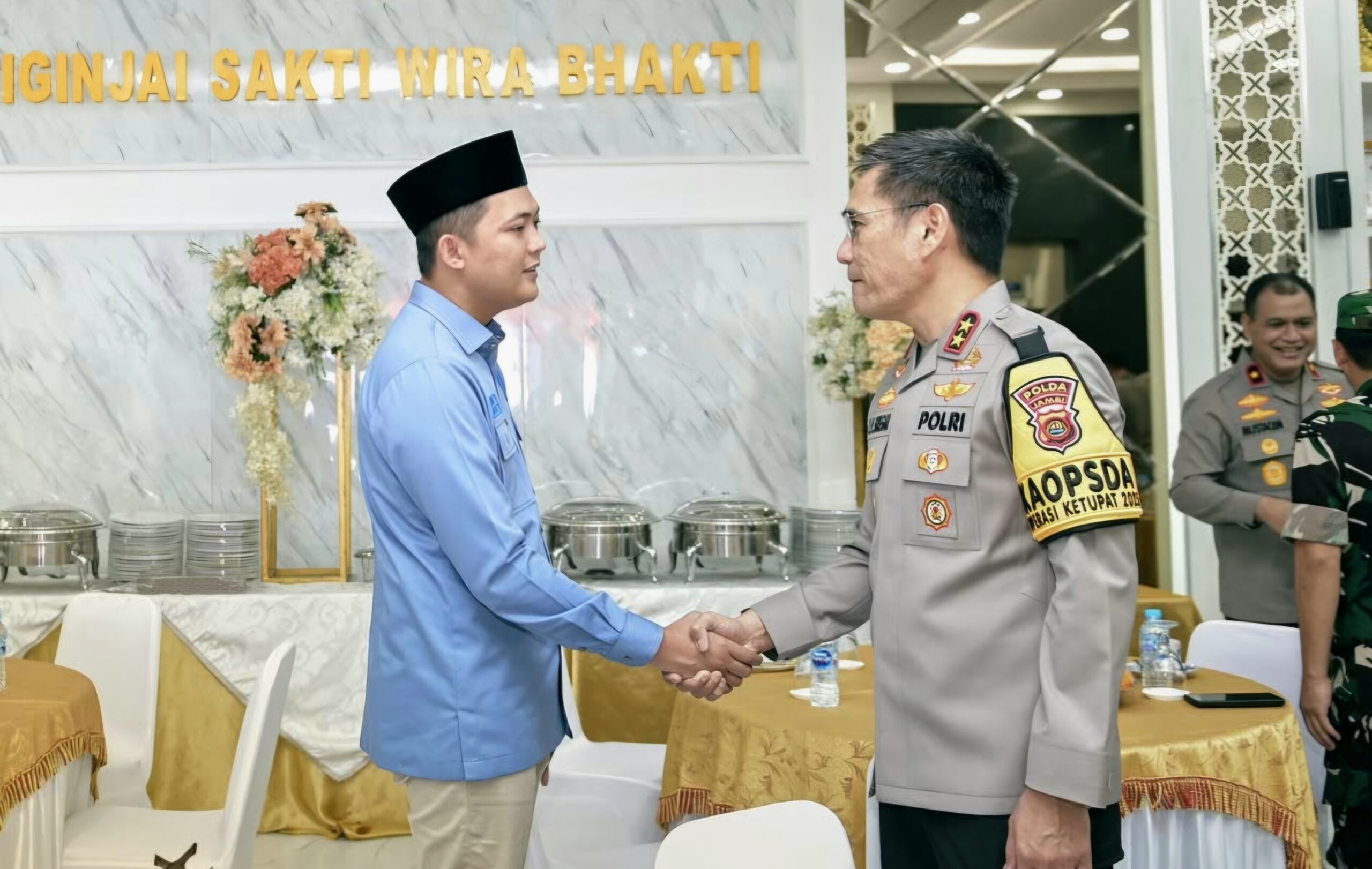 Ketua DPRD Provinsi Jambi, M Hafiz Fattah bersama Kapolda Jambi, Irjen Pol Krisno H Siregar