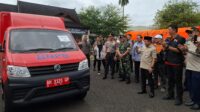 20251211_111816 Gubernur Jambi, Al Haris melepas keberangkatan bantuan logistik Pemprov Jambi untuk bencana alam di wilayah Sumatera