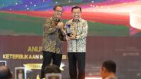 IMG-20251215-WA0041 Gubernur Jambi, Al Haris terima anugerah Keterbukaan Informasi Publik tahun 2025